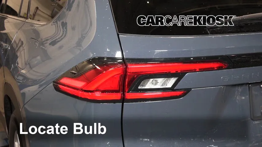 2024 Toyota Grand Highlander XLE 2.4L 4 Cyl. Turbo Éclairage Feux de marche arrière (remplacer une ampoule)